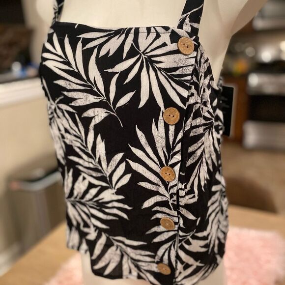 Black and white blouse - Picture 2 of 4